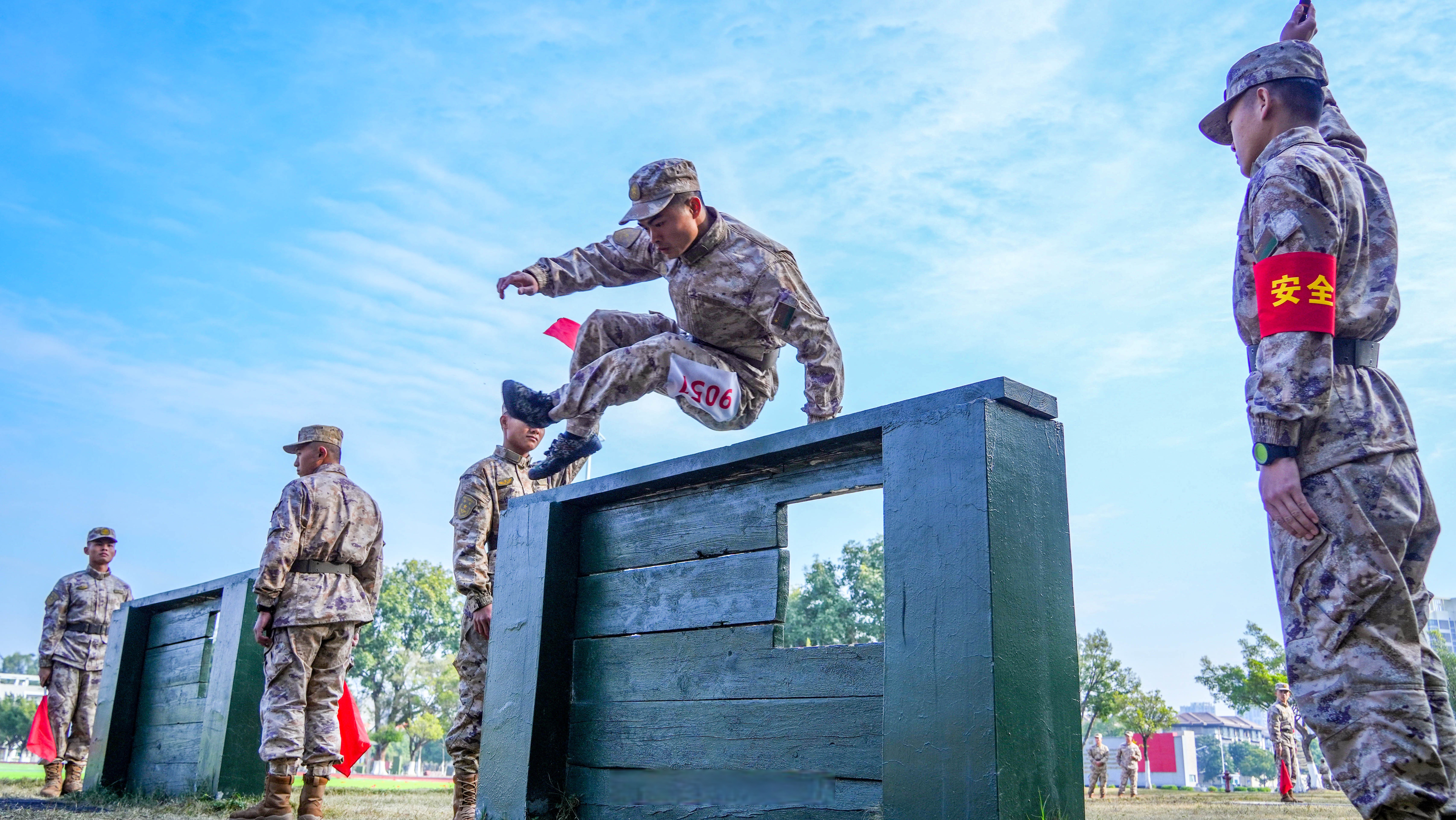 G2碾压DRX，Ming操刀奇招英雄翻盘激烈交锋2025世界赛，成为赛场最大亮点