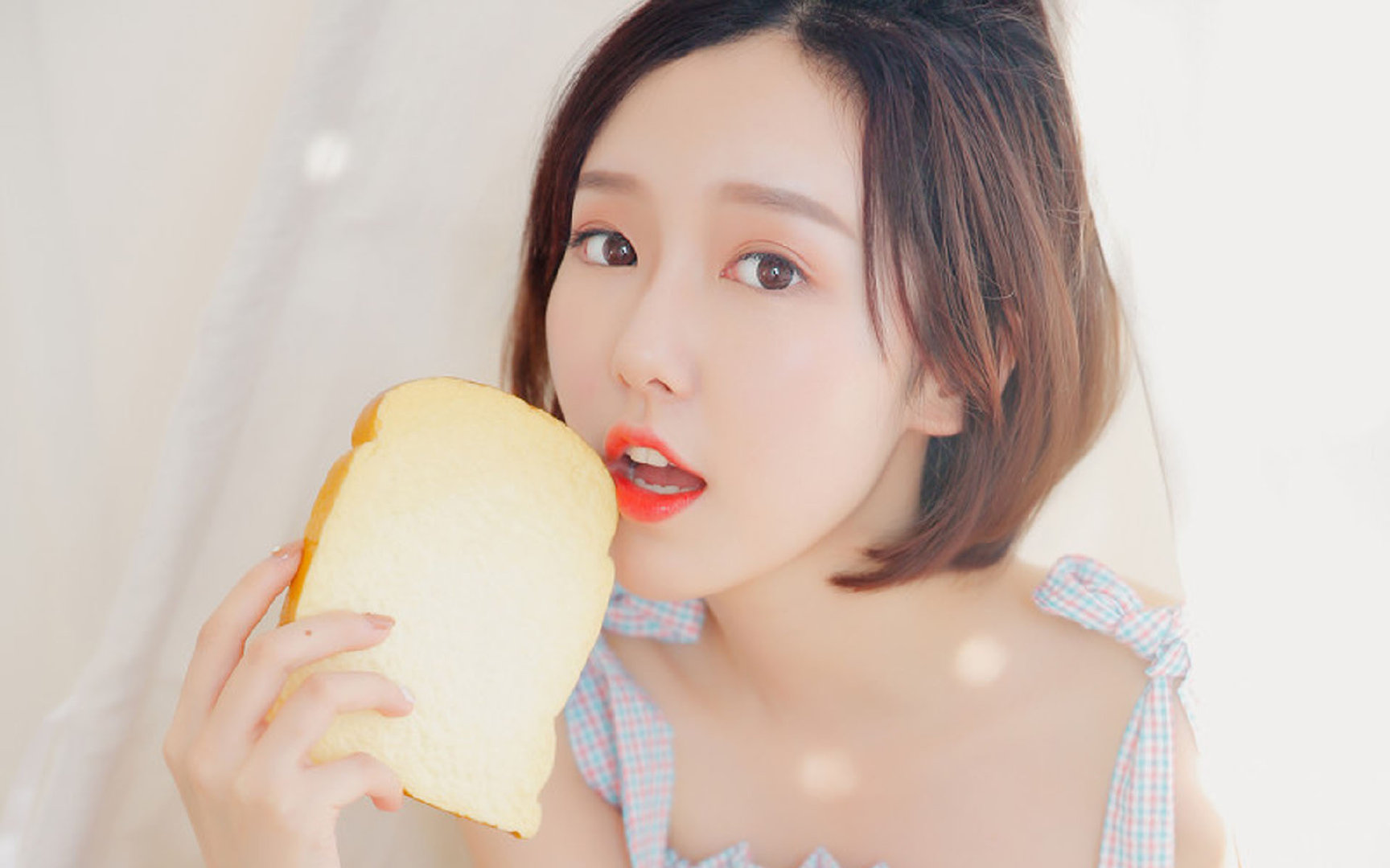 三分雨倾盆而下！库里全程高能输出，一人之力主导攻防，国王主场惨变个人秀场