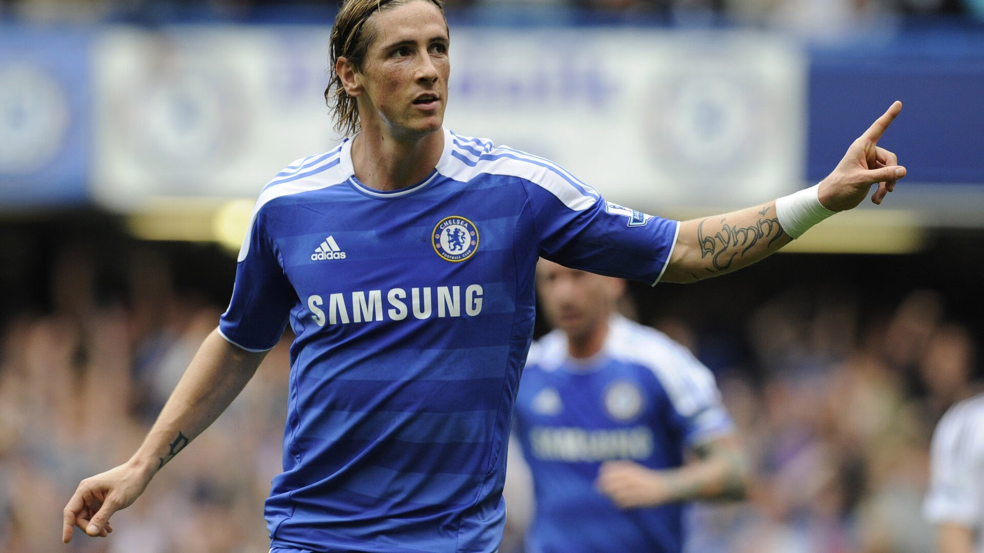 开云体育在线-暴风雨中的涅槃，当拉什福德在弹雨般的嘘声里，奏响最后五分钟的救赎奏鸣曲